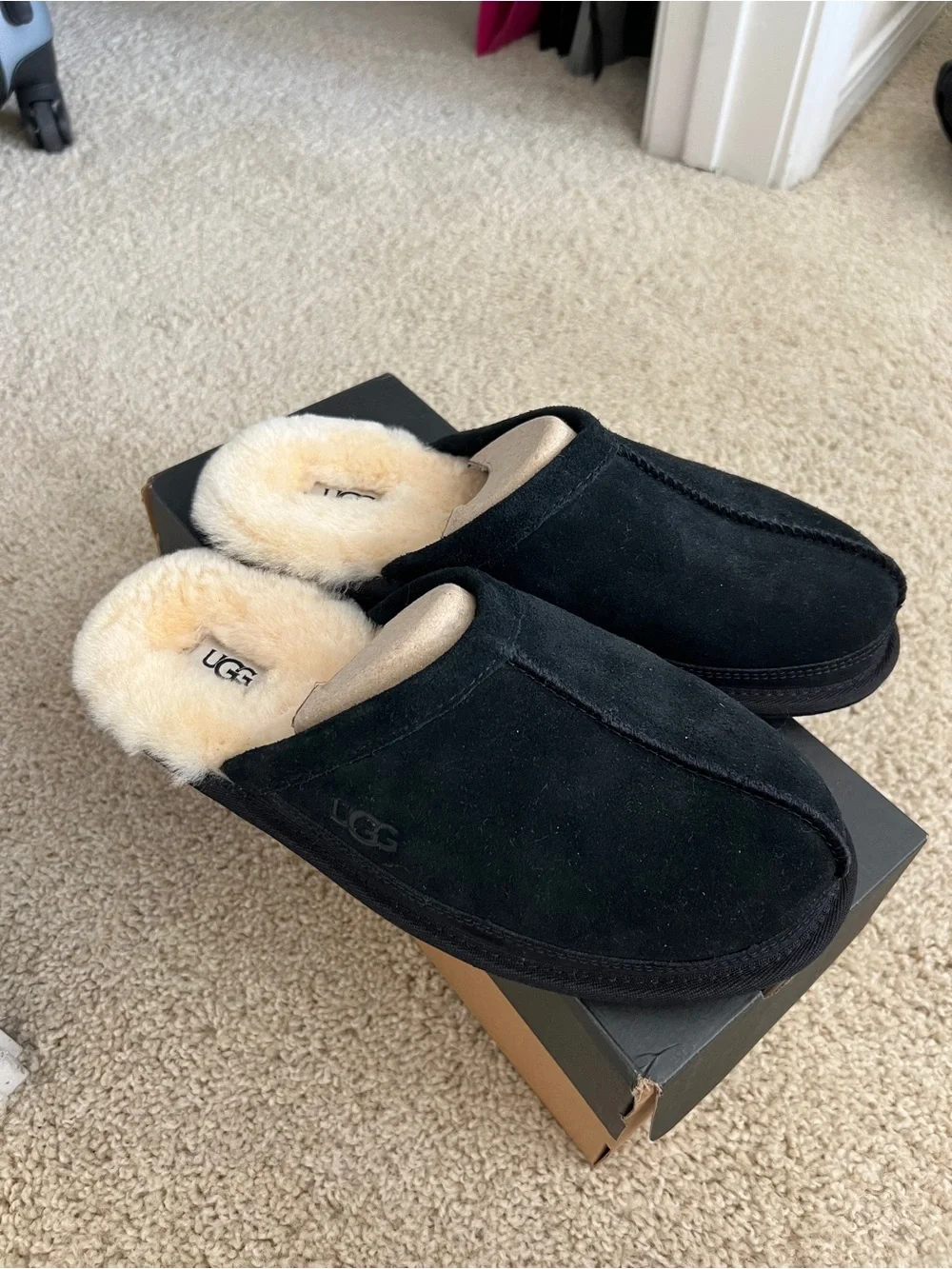 UGG Vanwyn Slipper